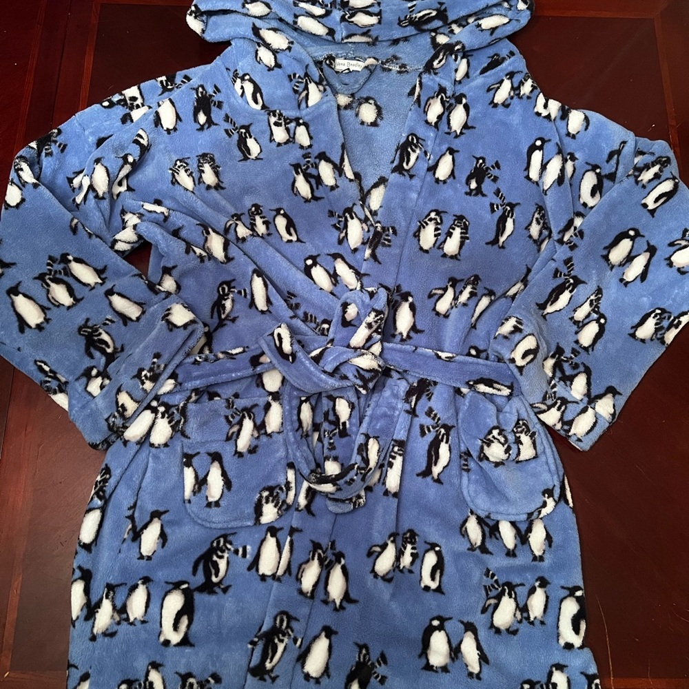 Vera Bradley Blue Penguin Hooded Plush Kids Robe